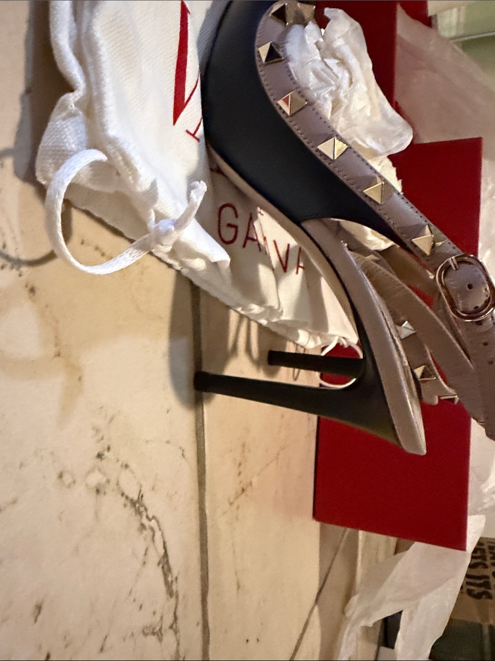 Valentino Black Pointed Rockstud Slingback Pumps with Nude Trim - Picture 10 of 14